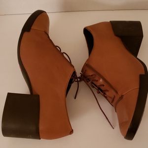 Camper tan leather shoes size 10